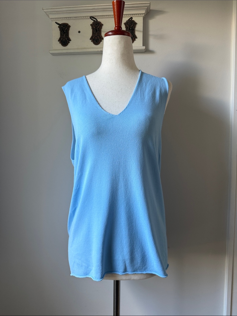Cecile Wang Light Blue V-Neck Sleeveless Top Classic Tank Lightweight Viscose
